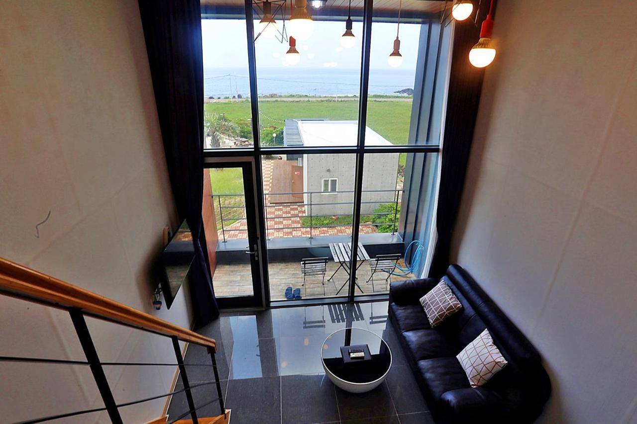 J Raum Resort Seogwipo Extérieur photo