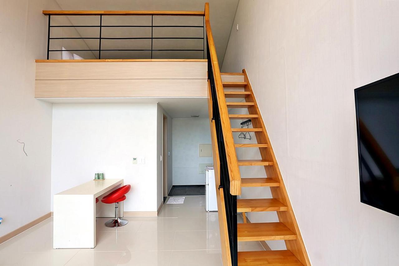 J Raum Resort Seogwipo Extérieur photo