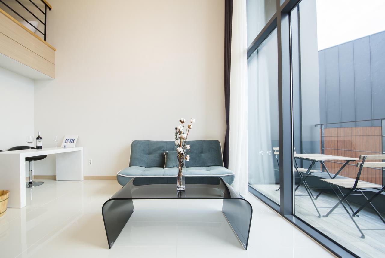 J Raum Resort Seogwipo Extérieur photo
