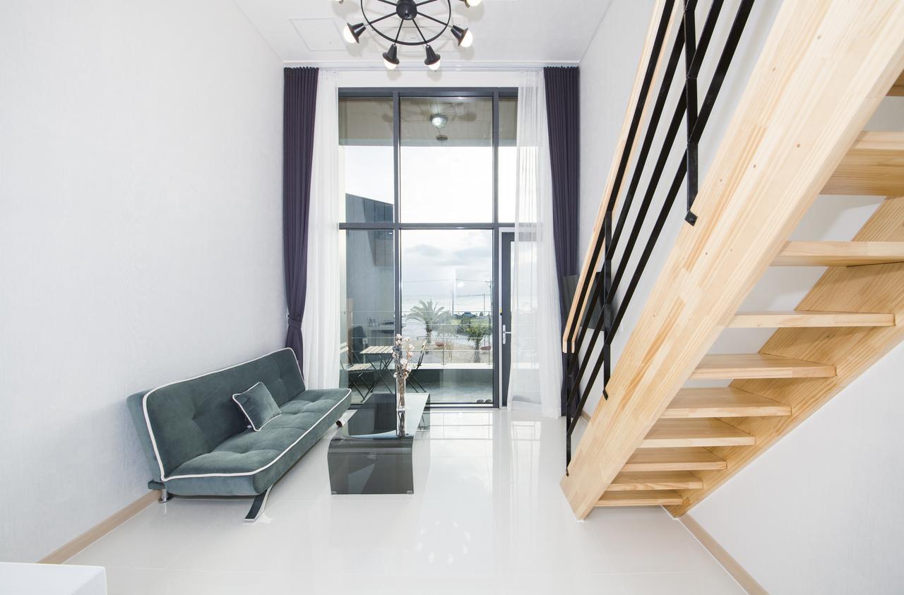 J Raum Resort Seogwipo Extérieur photo