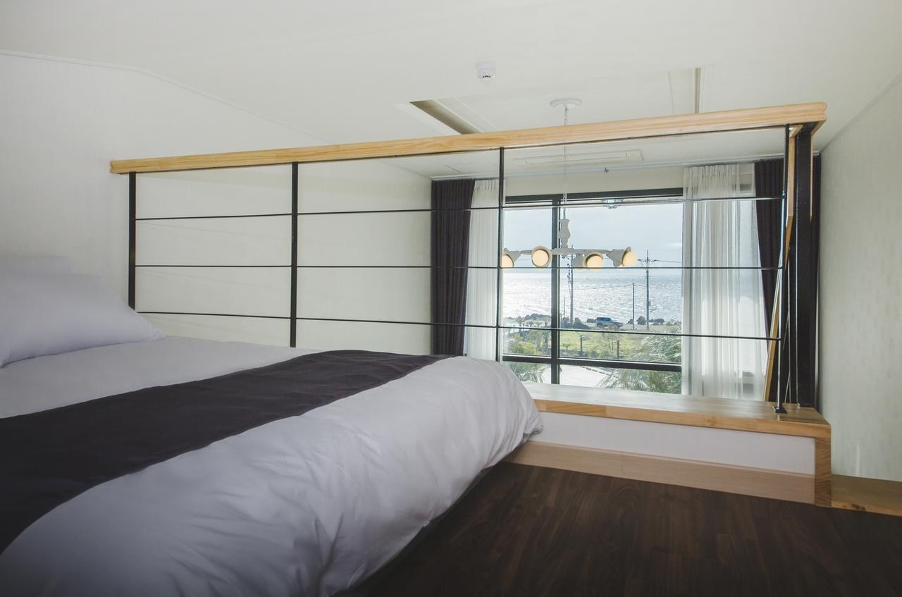 J Raum Resort Seogwipo Extérieur photo