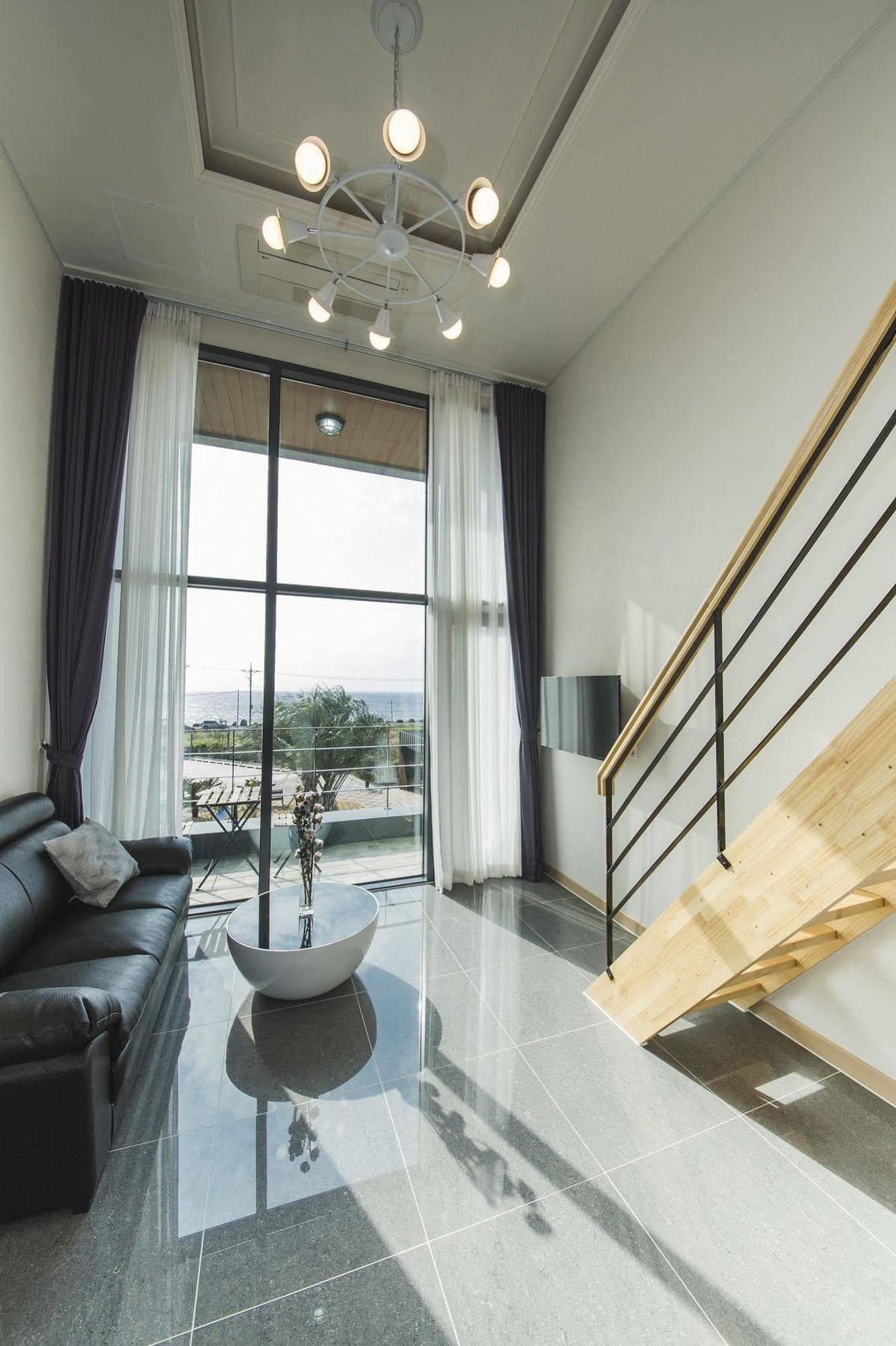 J Raum Resort Seogwipo Extérieur photo