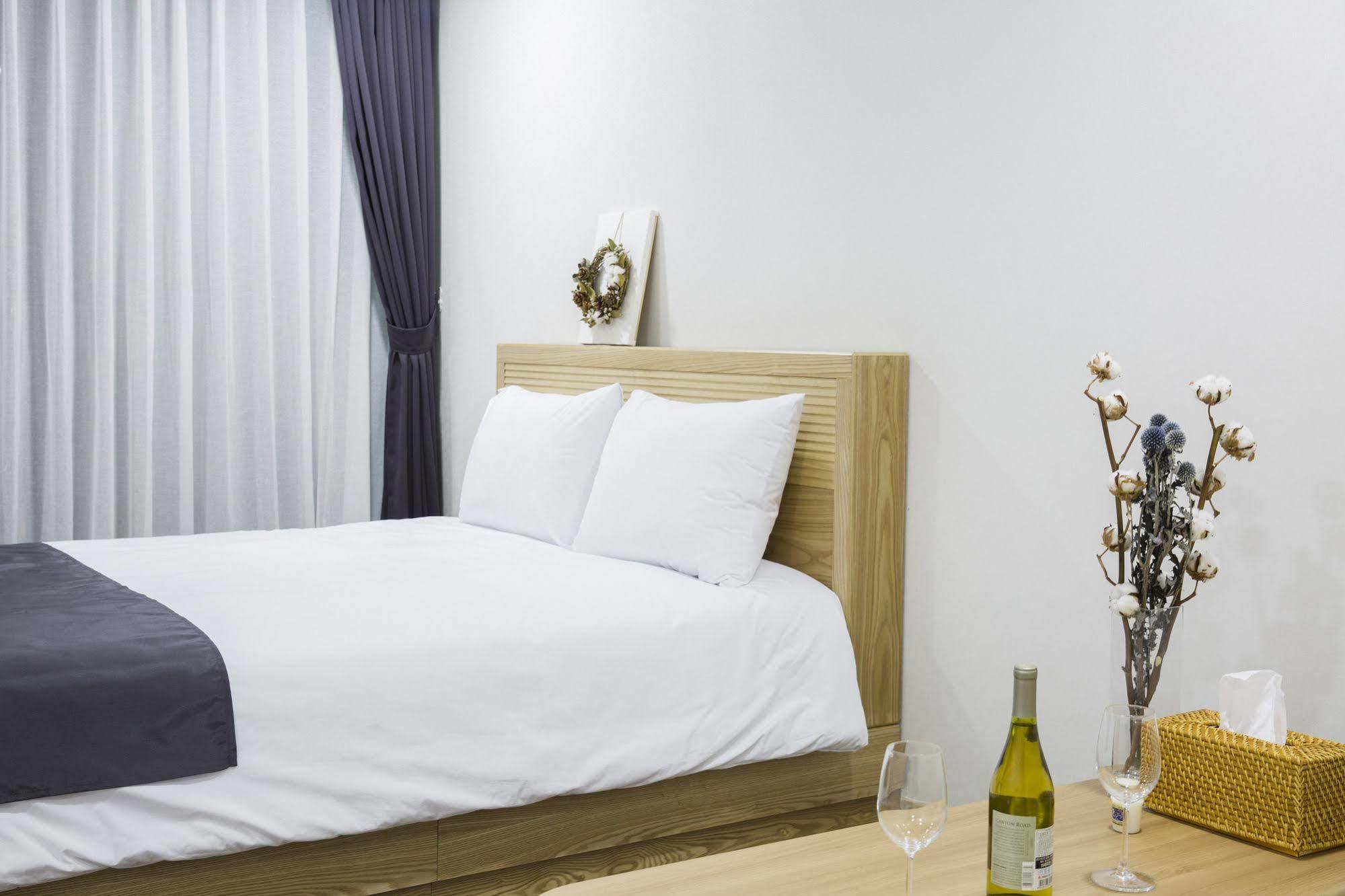 J Raum Resort Seogwipo Extérieur photo