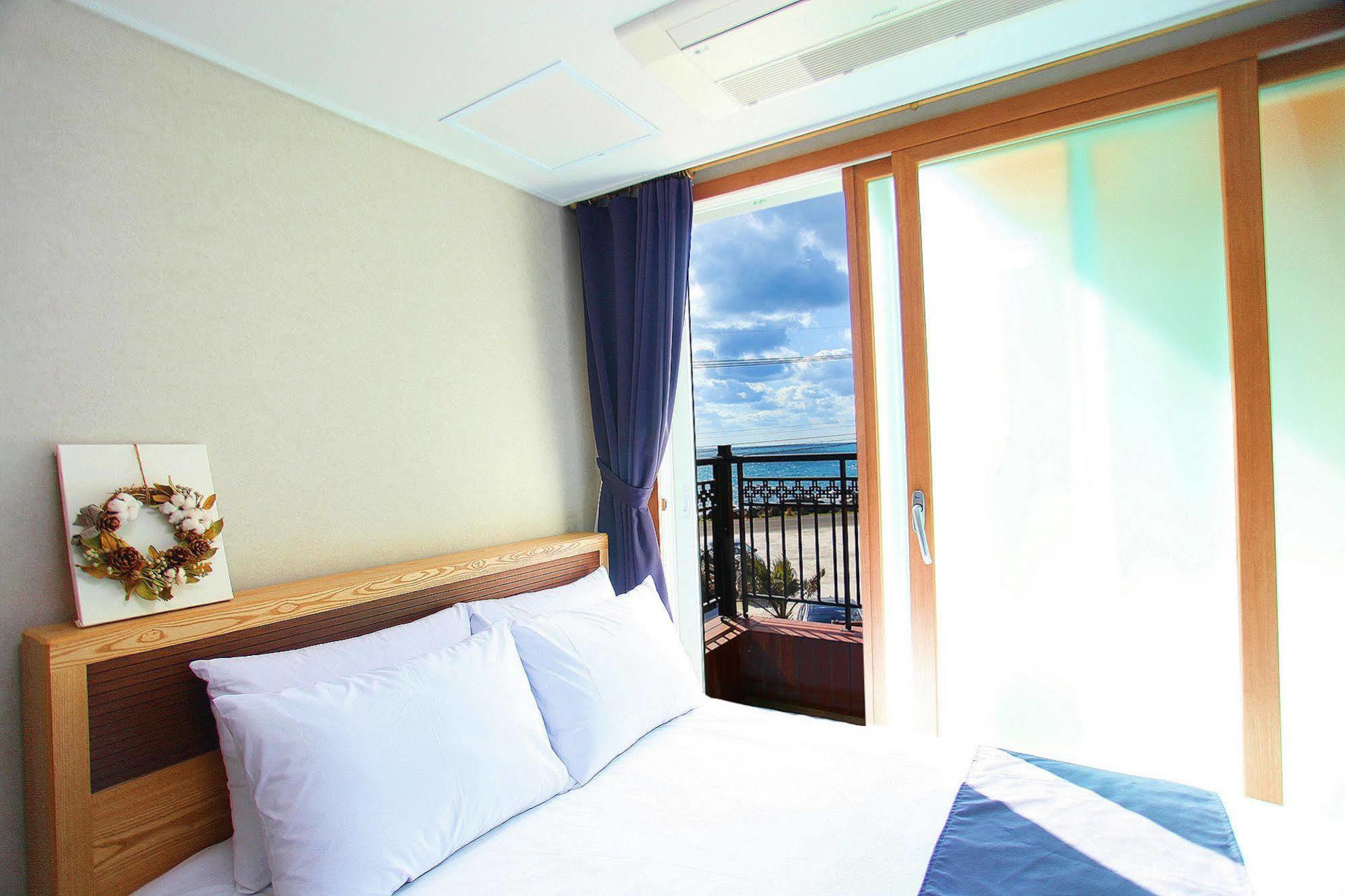 J Raum Resort Seogwipo Extérieur photo